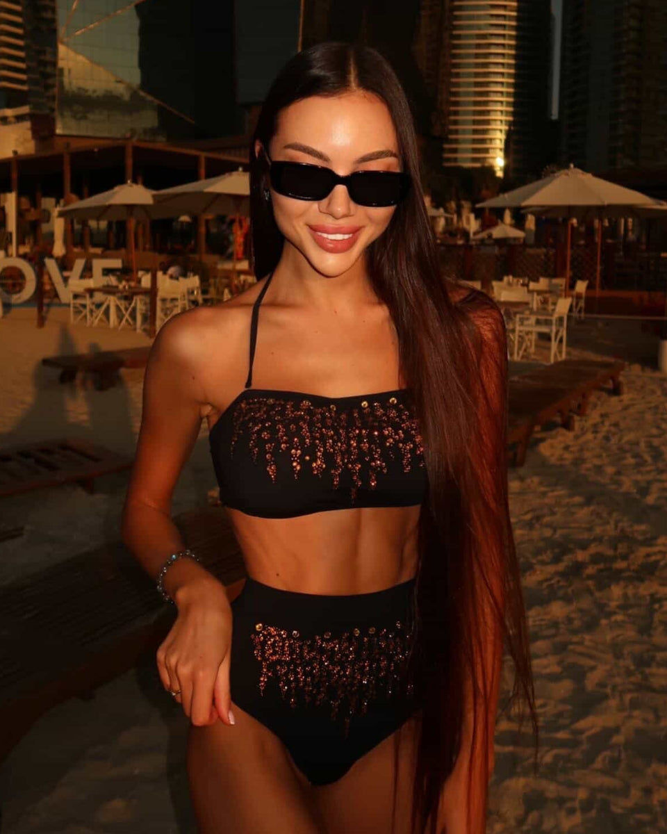 Ya Omri luxury swimwear customer style 04